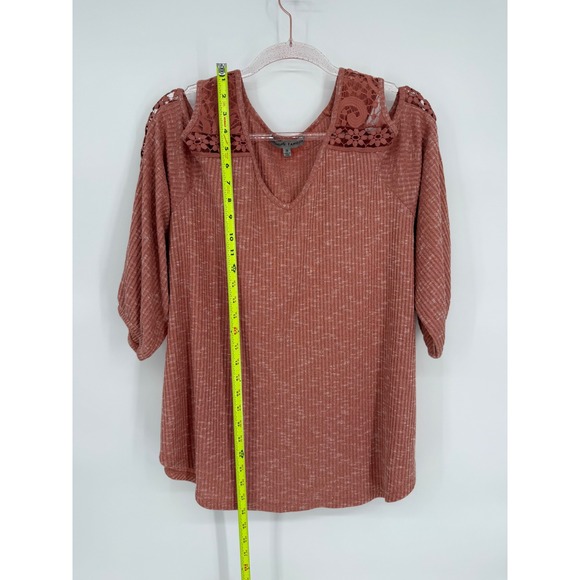 Absolutely Famous Sz 1X Pink‎ Cold Shoulder Top Women's Crochet Knit Ribbed - Picture 2 of 10